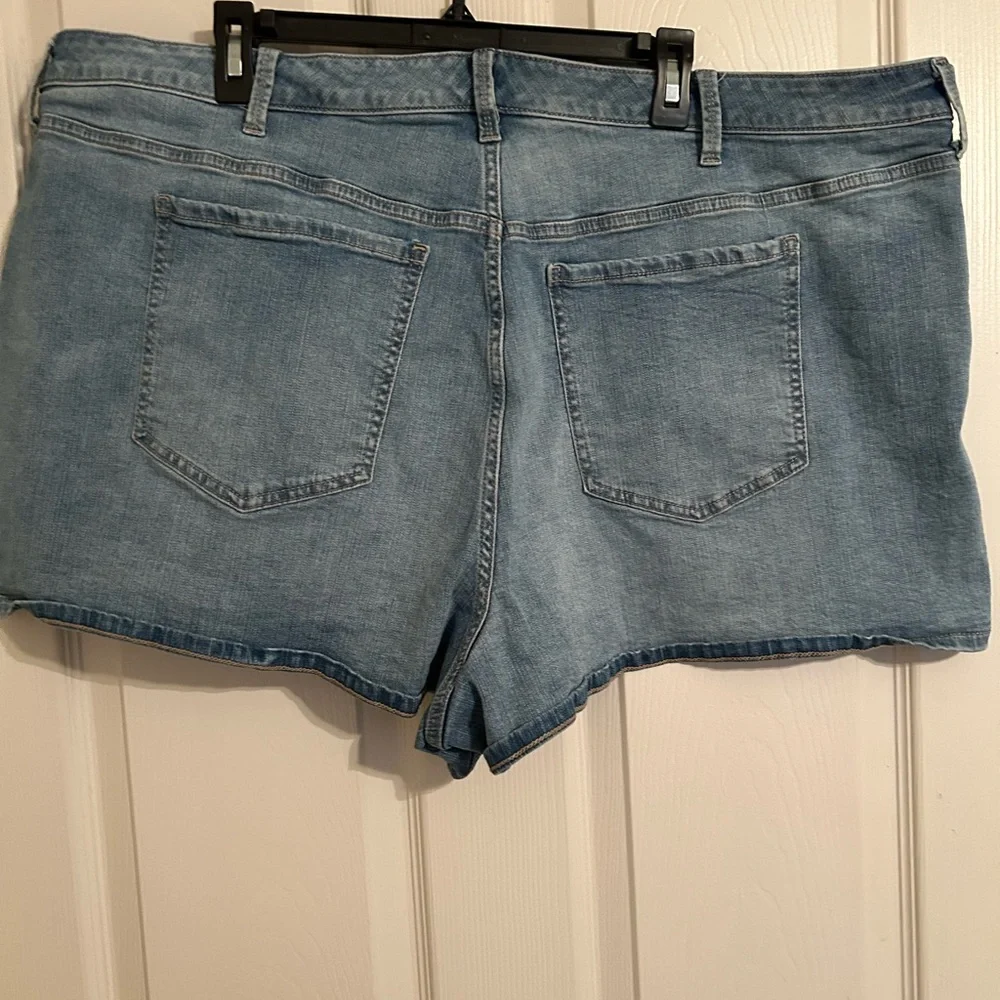 Torrid Light Blue Jean Shorts Size 26 - Picture 4 of 5